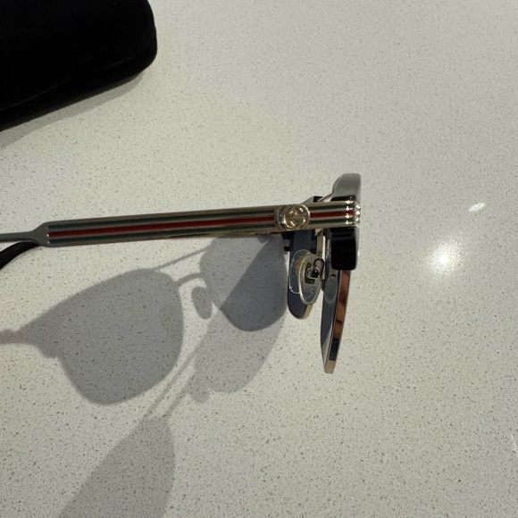 Men’s Gucci Sunglasses - Picture 4 of 7